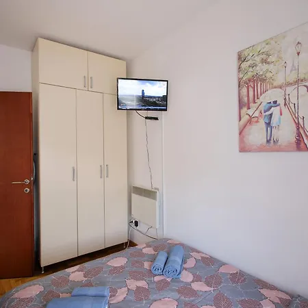 Apartment Lena *